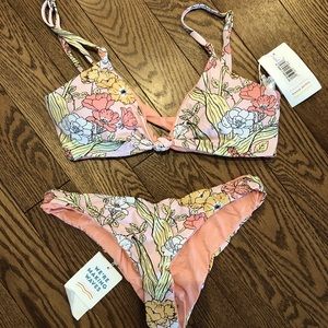 BNWT Dippin’ Daisy’s bikini